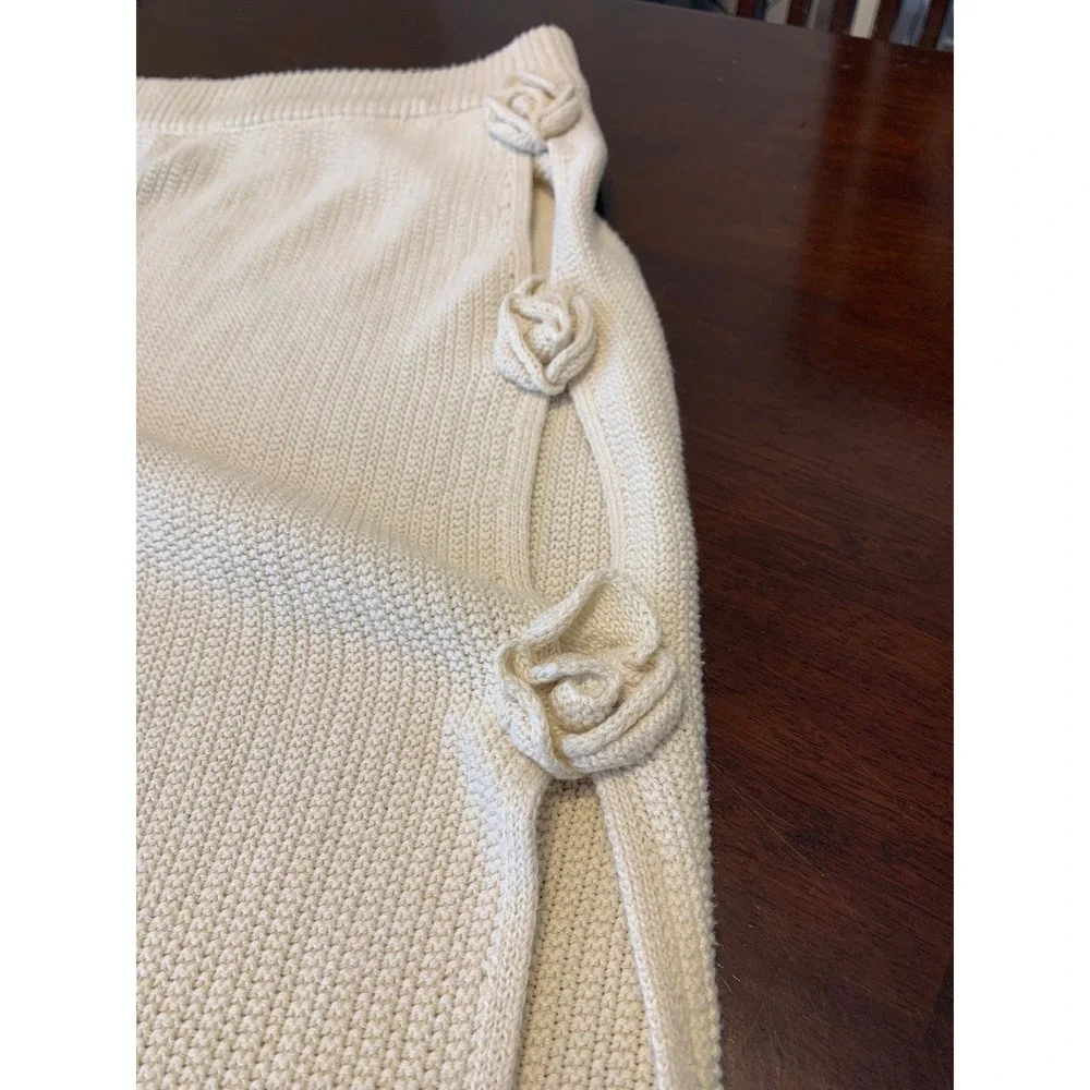Forever 21 Cream Knit Boho  Maxi Skirt with Rosette Detail Side Slit Size Large‎